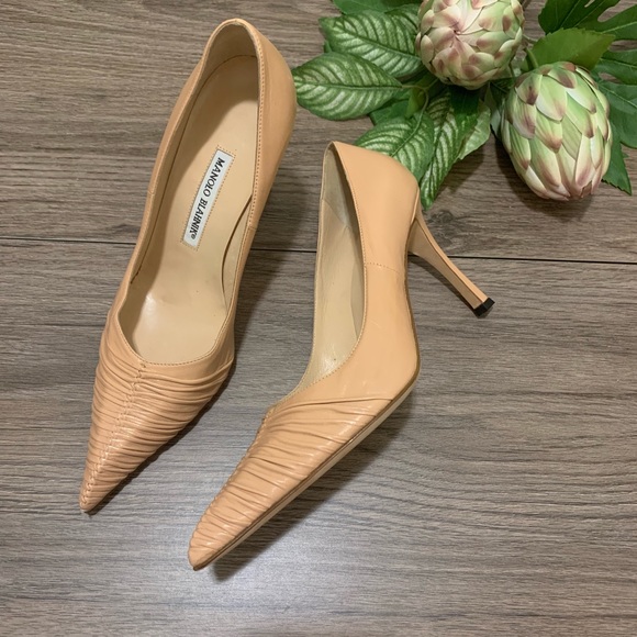 Manolo Blahnik Shoes - MANOLO BLAHNIK nude  blush pink pointed toe heels